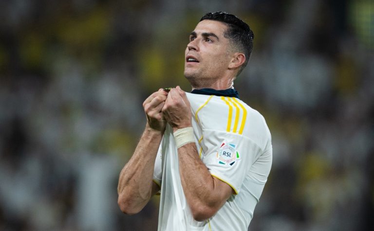 Cristiano Ronaldo faz dois gols e conquista 1º título com Al-Nassr