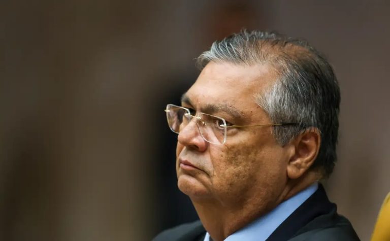 Dino pede vista e STF suspende julgamento sobre royalties do petróleo