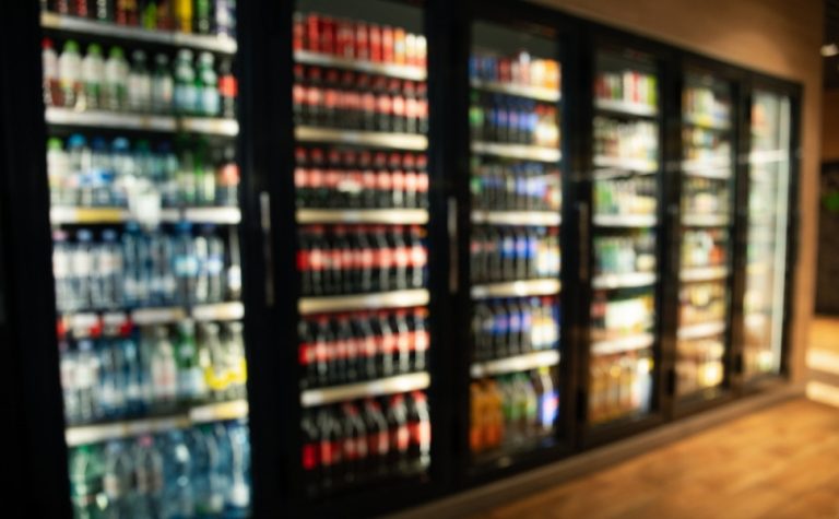 Distribuidoras de bebidas podem ter horário limitado em Vitória; entenda