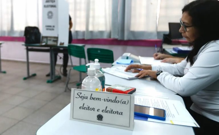 Eleições 2026: eleitor pode se inscrever para ser mesário voluntário