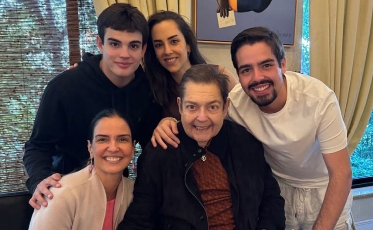 Faustão ganha homenagem da mulher no aniversário: ‘presente para nossa família’