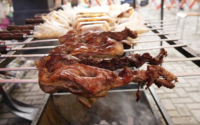 Festivais de churrasco, feiras e teatro movimentam o Grande Recife no fim de semana