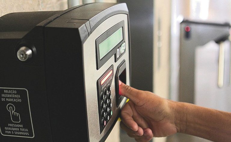 Fim da escala 6×1: 5.500 profissionais do ES podem trabalhar sem controle de ponto