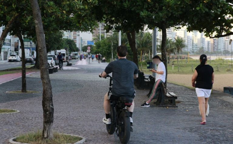 Flagrantes de irregularidades com bikes elétricas em Vila Velha