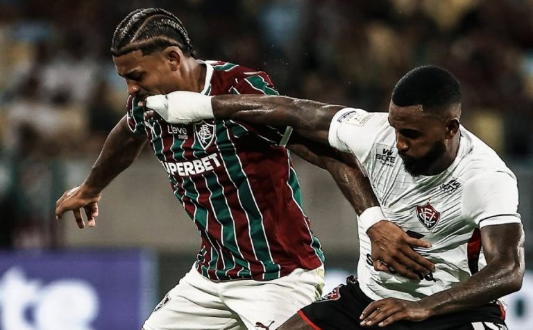 Fluminense empata com Vitória no fim; torcedores xingam Zubeldía