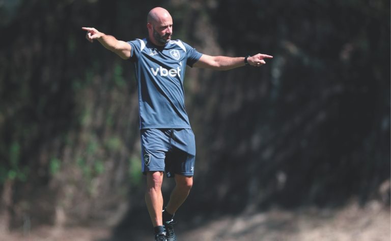 Botafogo recebe o Racing em busca da vaga antecipada