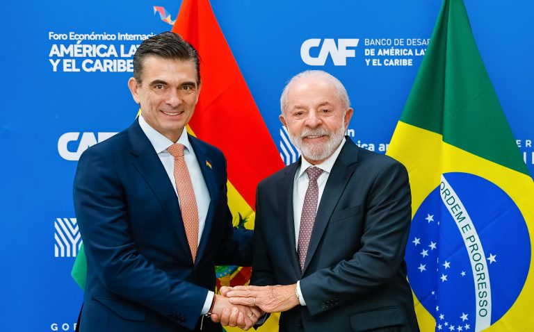 Governo brasileiro doa 21 toneladas de alimentos à Bolívia em meio a crise no país