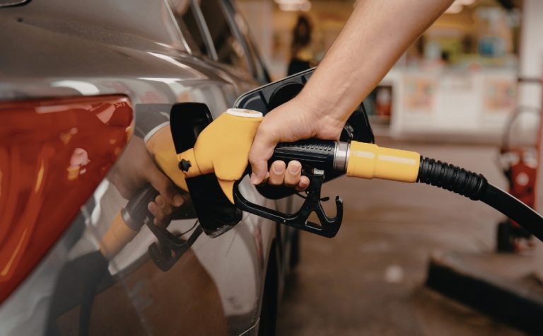 Governo federal quer aumentar percentual de etanol na gasolina