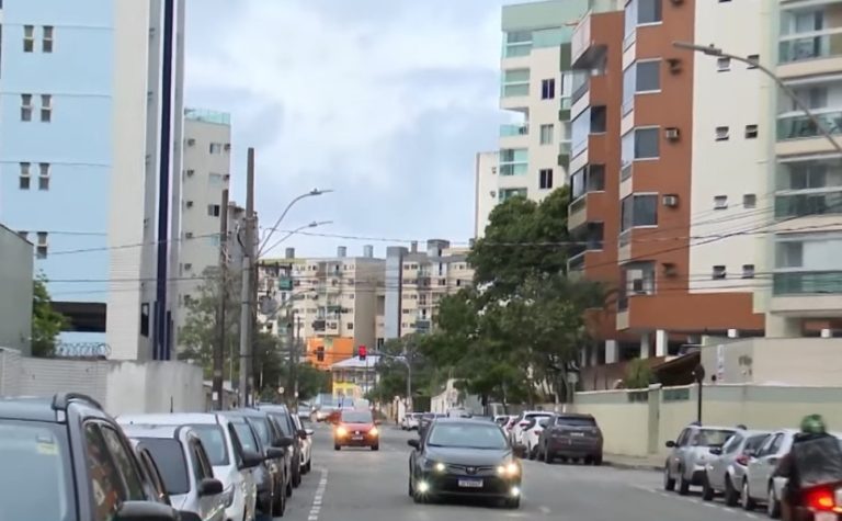 Homem é baleado pela PM ao reagir à prisão após agredir a mãe em Vitória