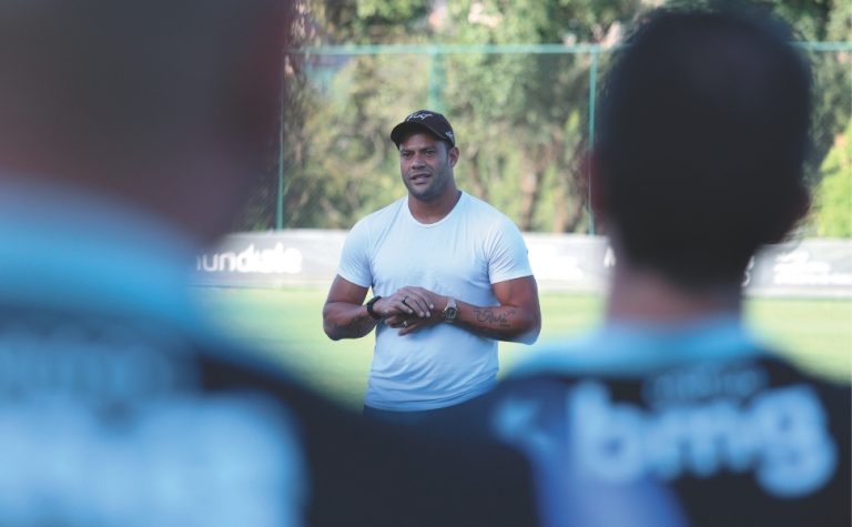 Hulk rompe com o Atlético-MG, fica livre e se aproxima do Fluminense