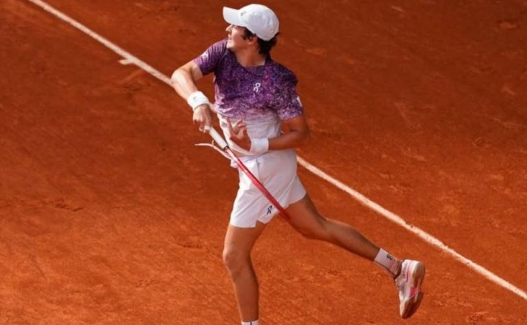 João Fonseca chega às quartas e iguala campanha de Thomaz Koch em Roland Garros