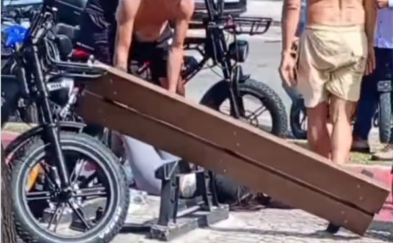 Jovem fica gravemente ferida após acidente com bicicleta elétrica em Vila Velha