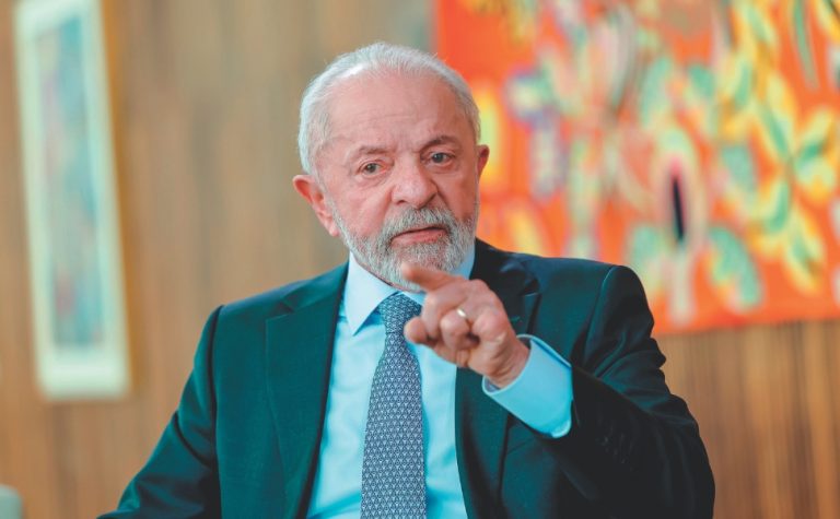 Lula irá de helicóptero de Vitória a Aracruz nesta quinta