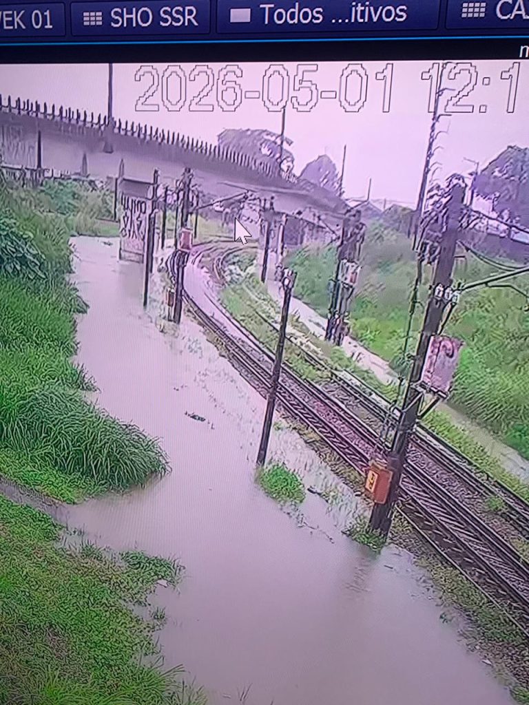 Metrô e aeroporto têm funcionamento alterado por conta das chuvas no Recife