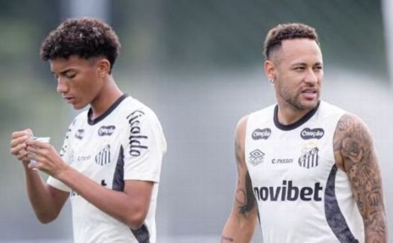 Neymar se desentende com filho de Robinho, acerta rasteira e causa ‘climão’