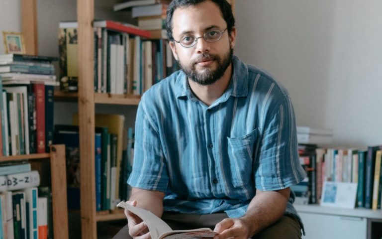 O Recife que se tateia com as retinas: a poesia urbana de Thiago Abercio