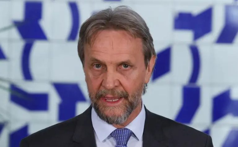 PT vai ao STF contra redução de penas de Bolsonaro, diz líder do partido