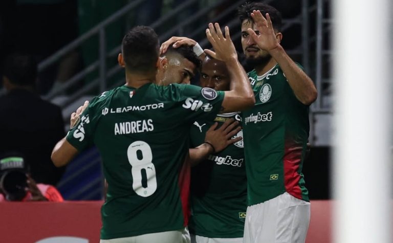 Palmeiras goleia Junior com Flaco garçom e vai às oitavas da Libertadores
