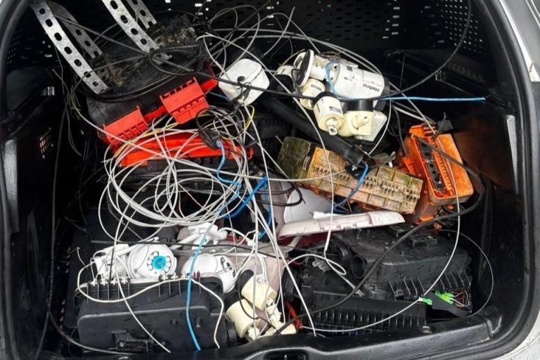 Polícia desarticula esquema de internet e monitoramento ilegal no Recife
