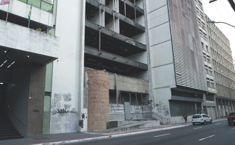 Prédio de 60 anos no Centro vai virar moradia popular