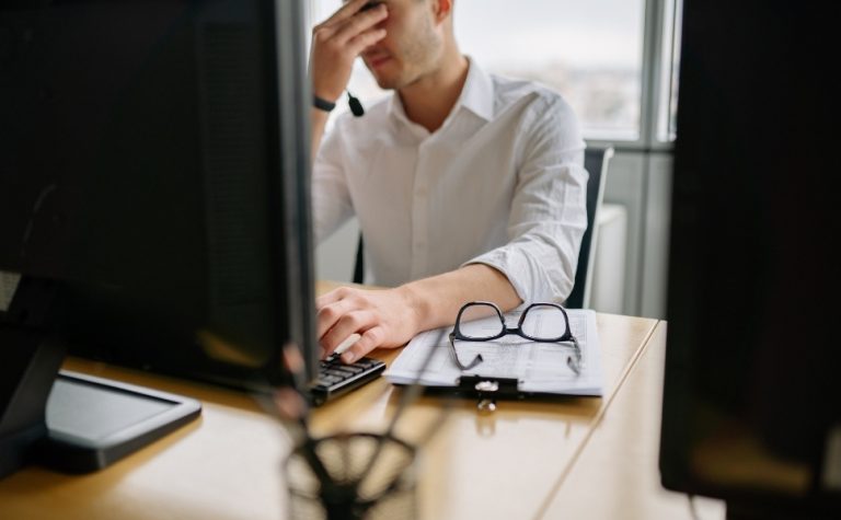 Regra do governo sobre saúde mental no trabalho entra em vigor neste mês