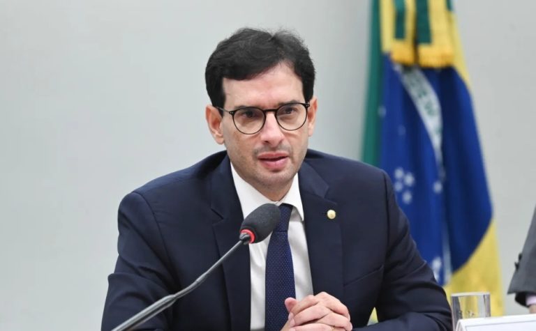 Fim da escala 6×1: relator propõe que um dia de folga seja no domingo