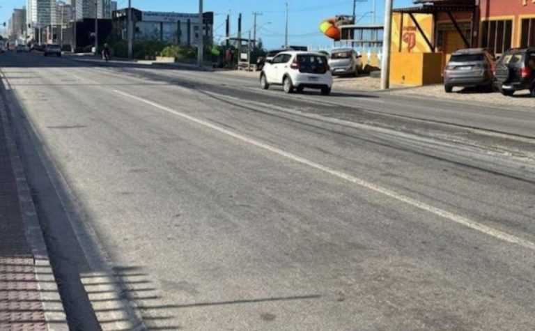 Remoção de asfalto interdita duas faixas da Rodovia do Sol nesta segunda-feira