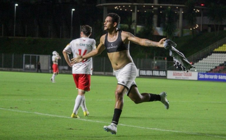 Rio Branco arranca empate no fim, mas deixa o G-4