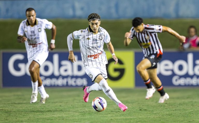 Rio Branco perde por 3 a 0 e vê título da Copa Centro-Oeste ficar distante