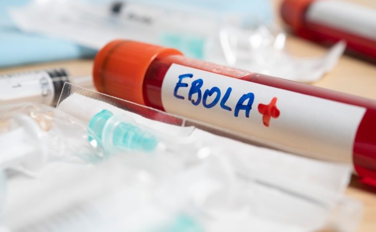 Secretário de Trump critica OMS por surto de ebola no Congo: ‘Demora’