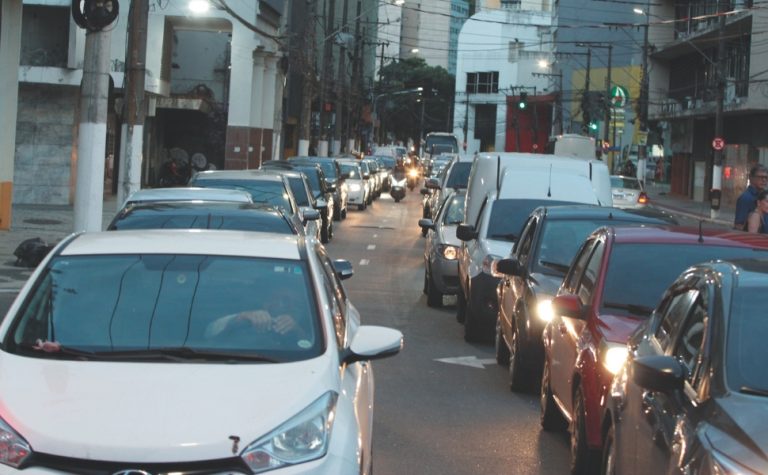 Seis mil motoristas multados por dirigir sem carteira de habilitação no ES