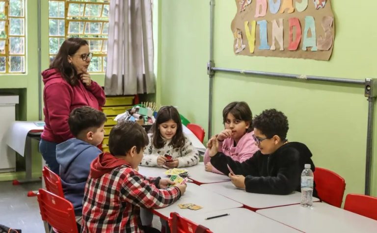 Senado aprova projeto que cria política para estudantes superdotados