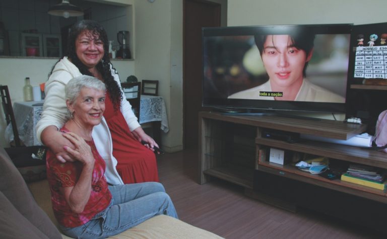 Séries e filmes orientais fortalecem amizades até entre os adultos