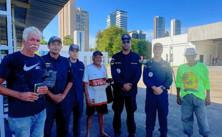 Três pescadores são resgatados após ficarem à deriva por dois dias no litoral do ES