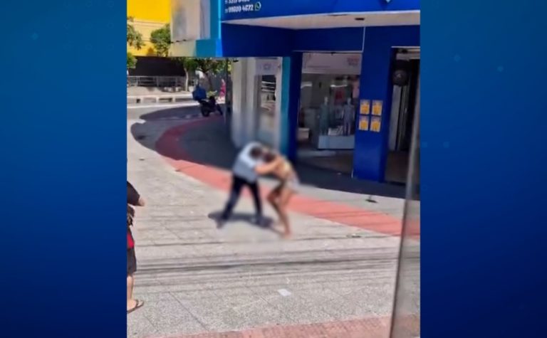 VÍDEO I Motorista do Transcol é flagrado agredindo travesti na Reta da Penha