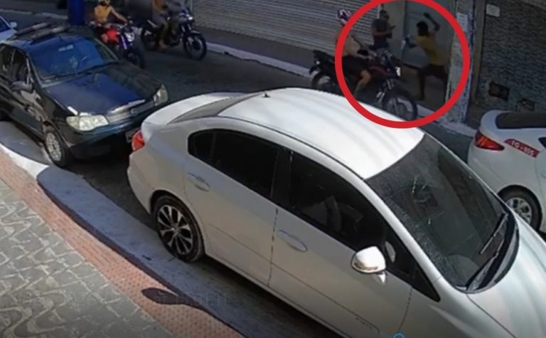 VÍDEO: PM atira em homem em situação de rua para se defender de ataque em Guarapari
