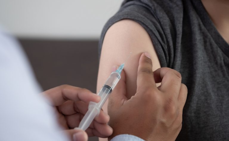 Vacina contra a gripe é liberada para todas as idades a partir de hoje