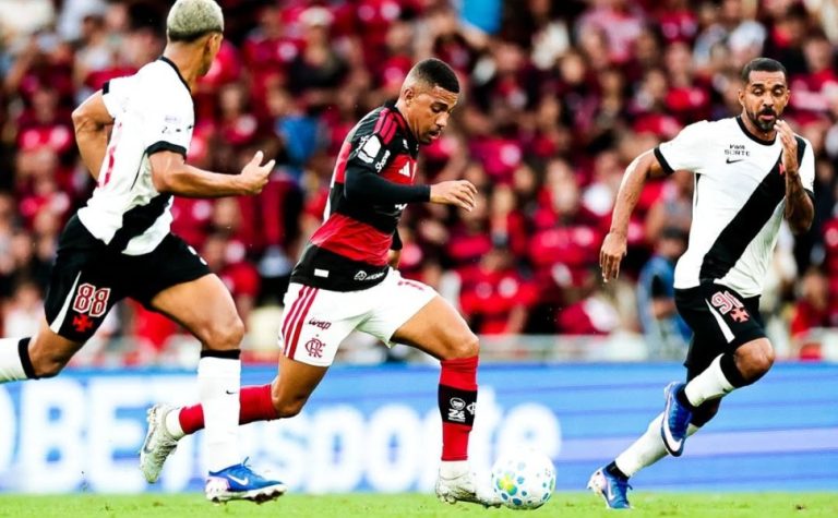 Vasco marca no último lance e arranca empate no clássico com o Fla pelo Brasileirão