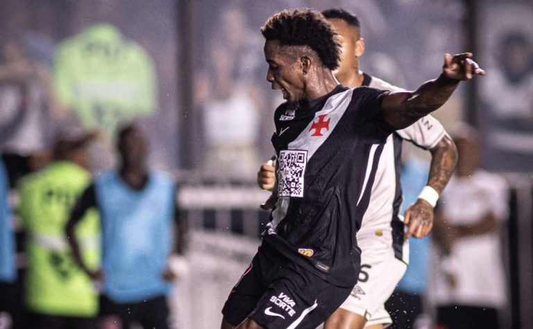 Vasco resolve no 1º tempo, vence Athletico em casa e dá salto na tabela