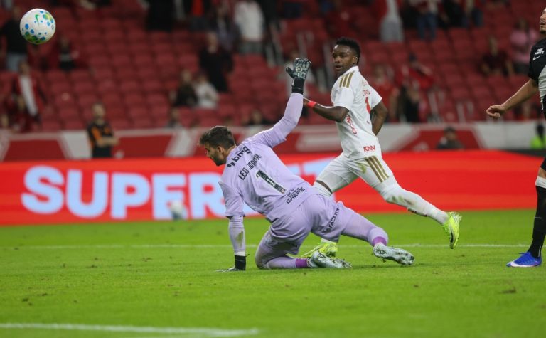 Vasco sofre goleada no Beira-Rio