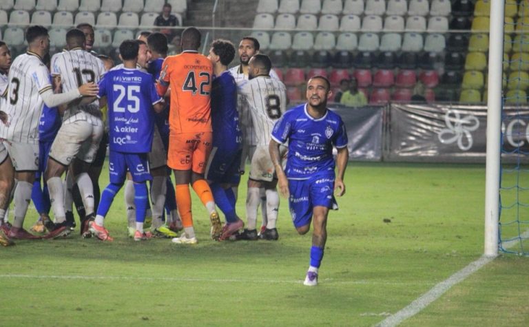 Vitória arranca empate no fim e segue na liderança da Copa ES