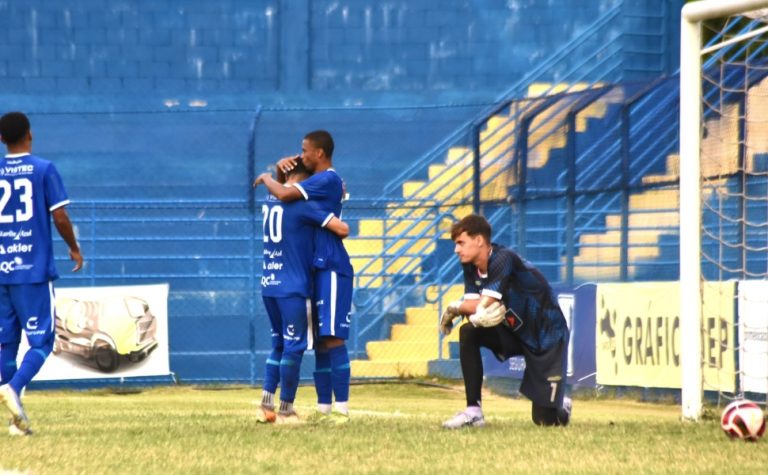 Vitória atropela e avança às semifinais da Copa ES
