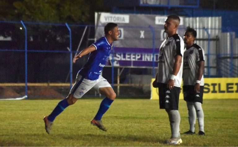 Vitória bate o Democrata-GV e assume a vice-liderança na Série D