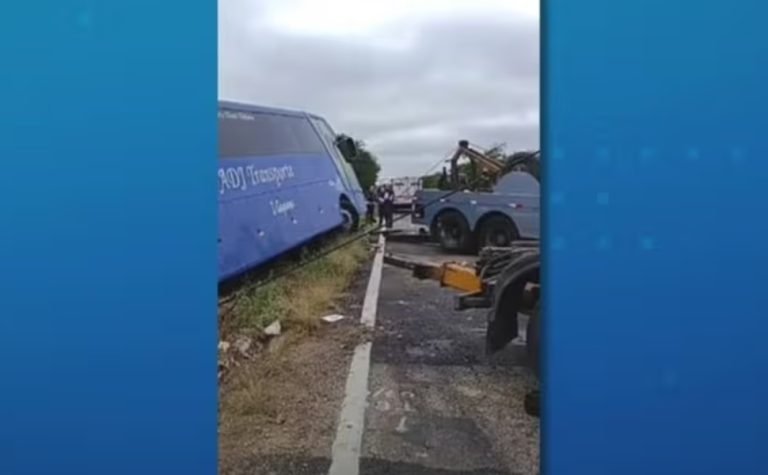 Acidente com time de basquete deixa sete mortos em rodovia no Ceará