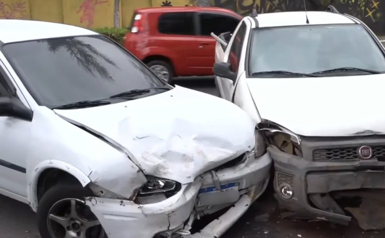 Acidente na Beira-Mar fecha faixas e causa lentidão no sentido Centro de Vitória