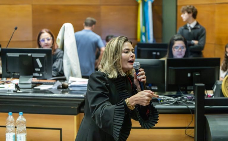 Advogada deixa defesa de Monique Medeiros após ameaças e divergência de estratégia