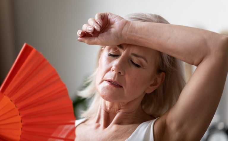 Anvisa aprova novo remédio contra efeitos da menopausa