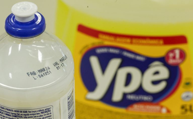 Anvisa mantém suspensão de lotes de produtos Ypê