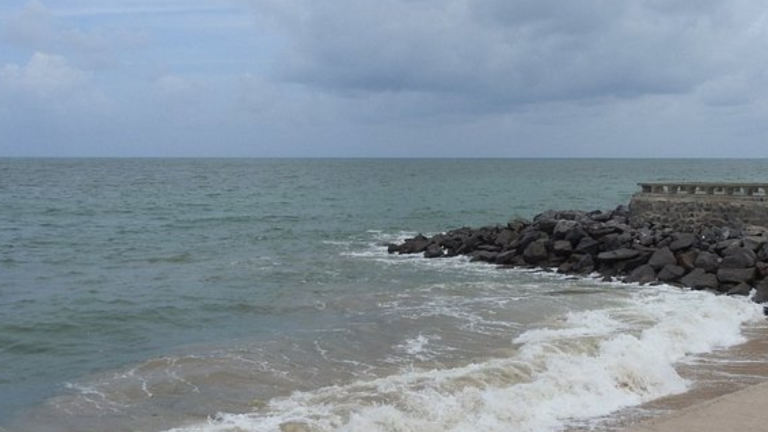 Apenas 6 praias estão próprias para banho em PE; veja lista