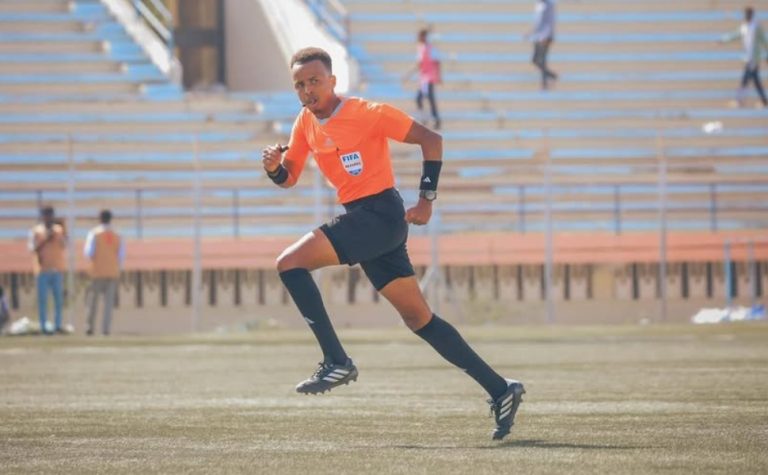 Árbitro barrado nos EUA antes da Copa acusa preconceito